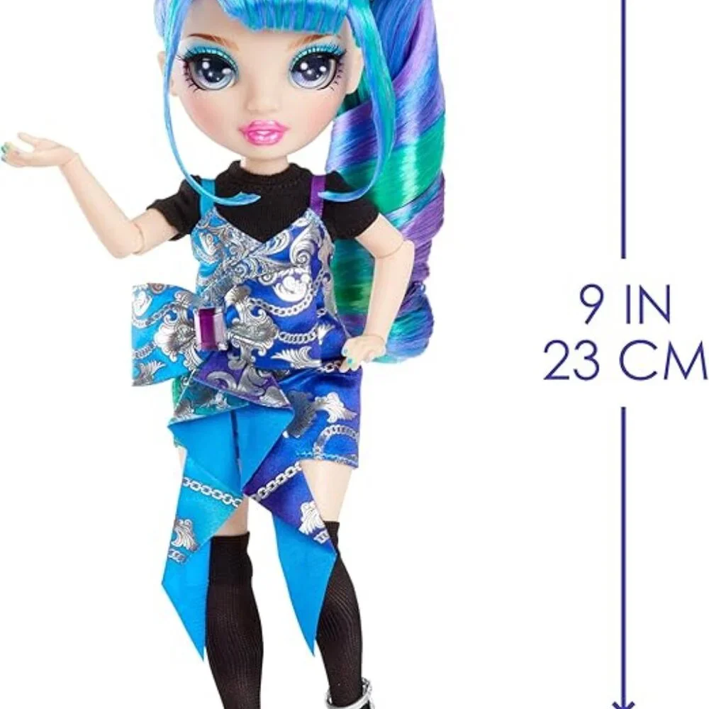 2 Rainbow Fashion Dolls - Red and Blue⚡️ - Picture 7 of 9